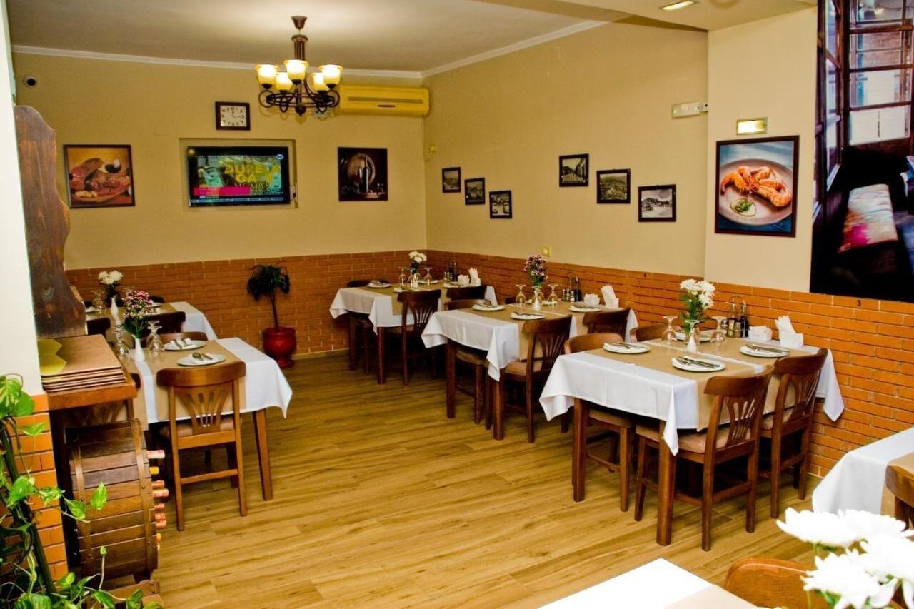 Hotel 4 Stinet Vlorë Eksteriør bilde