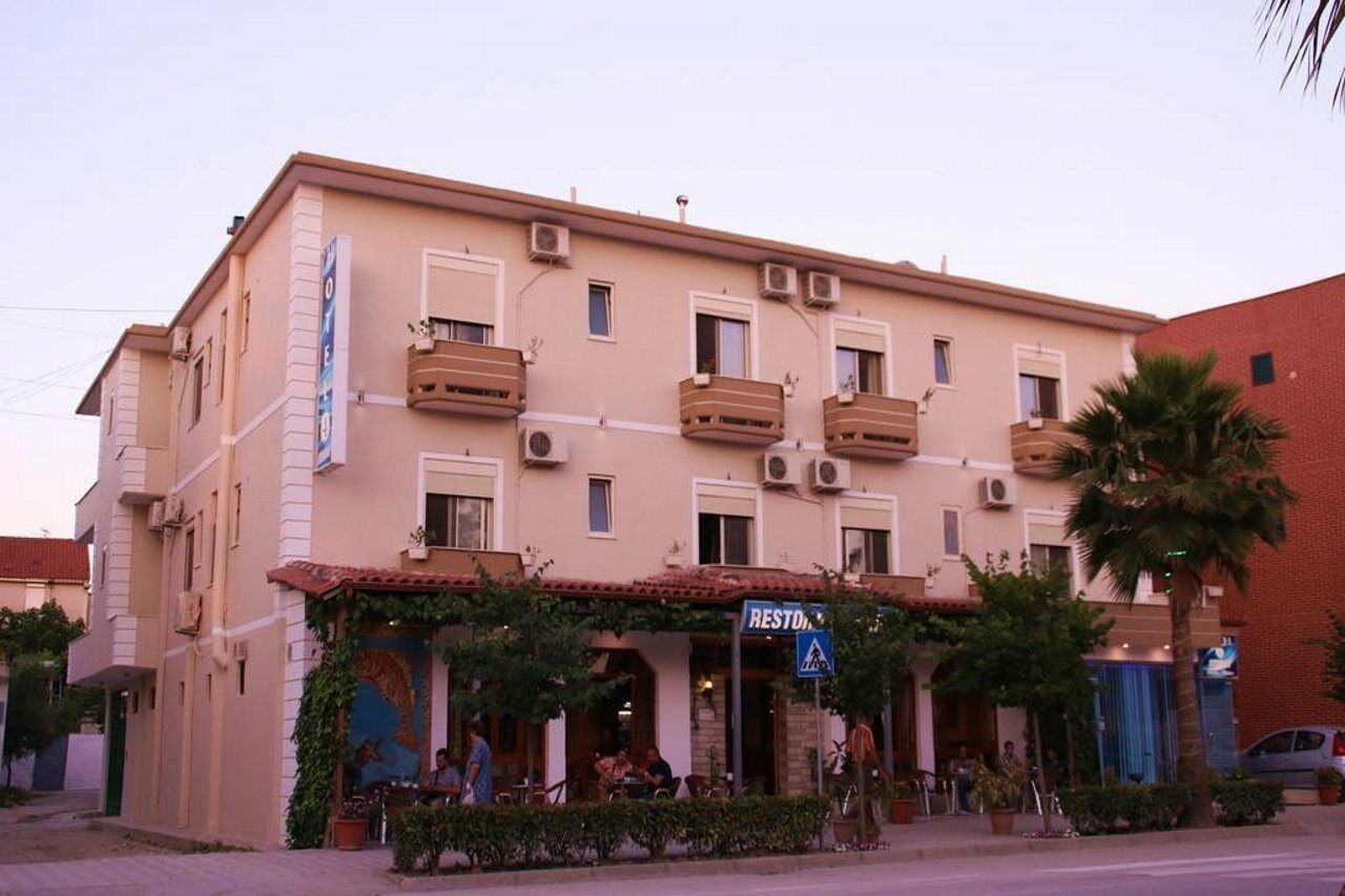 Hotel 4 Stinet Vlorë Eksteriør bilde