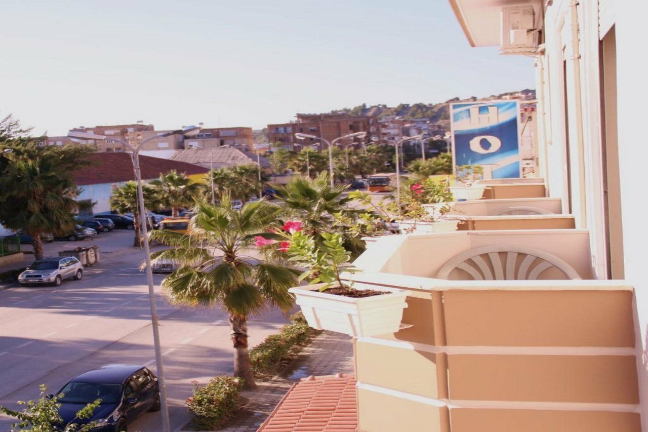 Hotel 4 Stinet Vlorë Eksteriør bilde